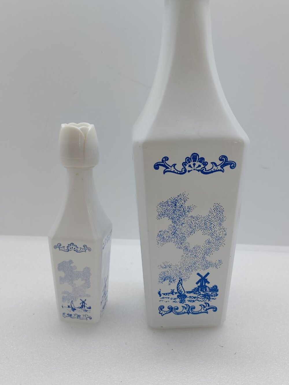 2 Vintage Vandermint Decanter Empty Bottle White Milk Glass Blue Windmill - Picture 4 of 11